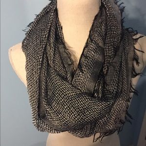 Woven scarf